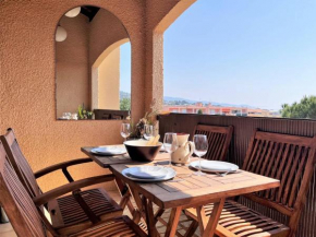 Studio avec terrasse, parking privé proche mer - FR-1-251-506